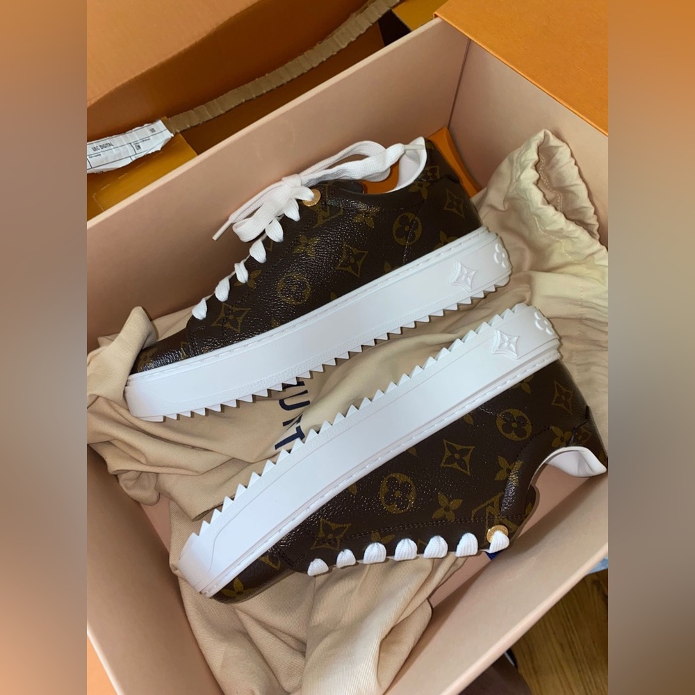 Brand new Louis Vuitton sneakers